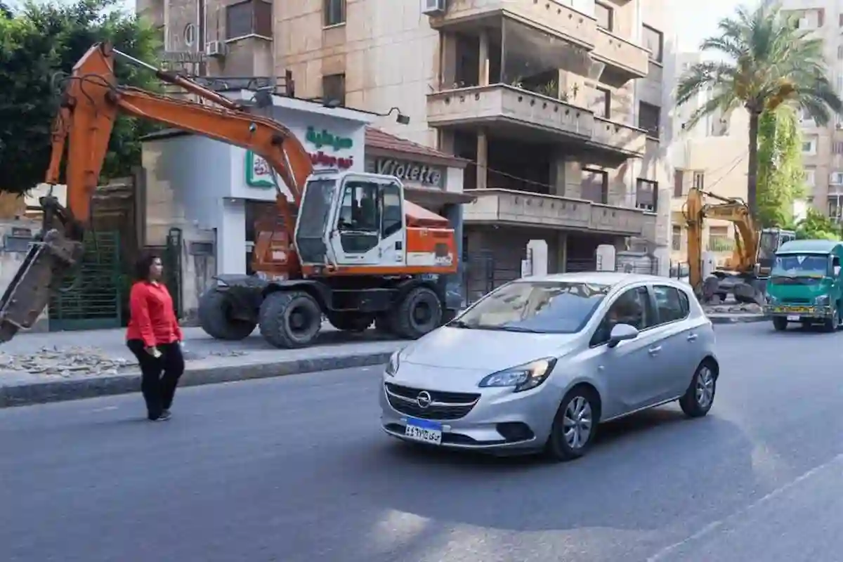 حظر استغلال الأرصفة المخصصة للمشاة وتطبيق استراتيجية جديدة للنقل الذكي في الإسكندرية