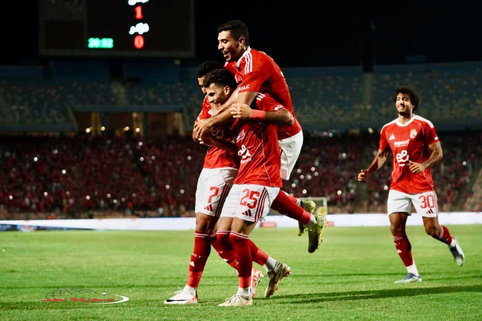 زيزو يحصل على جائزة أفضل لاعب فى مباراة الأهلي و فاركو