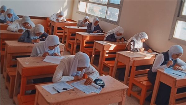 مناهج الأول الثانوي