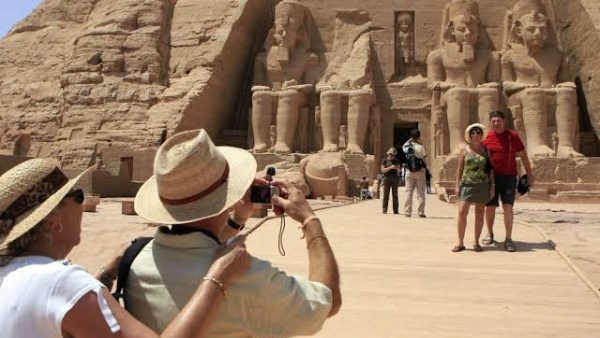 مصر تحقق 12.5 مليار دولار من السياحة في 9 أشهر بزيادة 14.7%