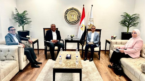 الحكومة تهتم بدراسة التحديات التي تواجه قطاع التشييد والبناء