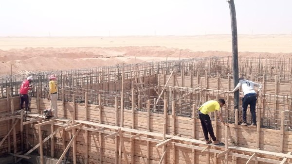 وزير الإسكان يتابع موقف المشروعات السكنية والمرافق والخدمات بمدينة قنا الجديدة