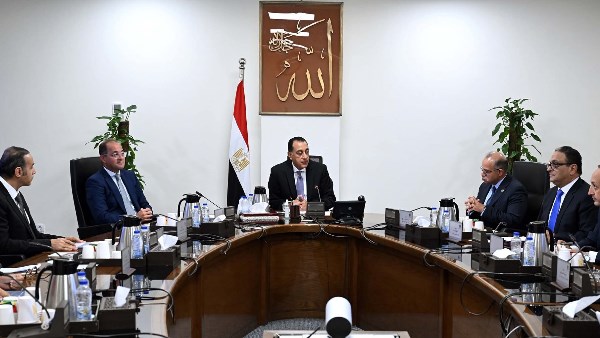 البورصة ستتحرك خلال على مسارين متوازيين