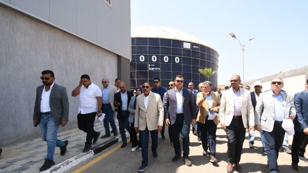 وزير الإسكان ومحافظ مطروح يتفقدان محطة تحلية مياه البحر الرميلة 4 بطاقة 65 ألف م3/يوم