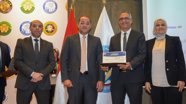 وزير المالية يكرم 6 مأموريات ضريبية حققت نتائج متميزة مع مجتمع الأعمال