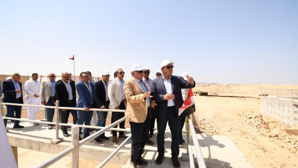 وزير الإسكان ومحافظ مطروح يختتمان جولتهما بمشروع توسعات محطة معالجة صرف صحي