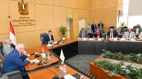 “الشربيني” يرأس الاجتماع الأول للجنة متابعة تخصيص الوحدات السكنية للموظفين المنتقلين للعمل بالعاصمة الإدارية