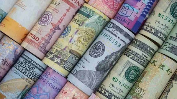 أسعار العملات الأجنبية والعربية مستهل تعاملات الأحد