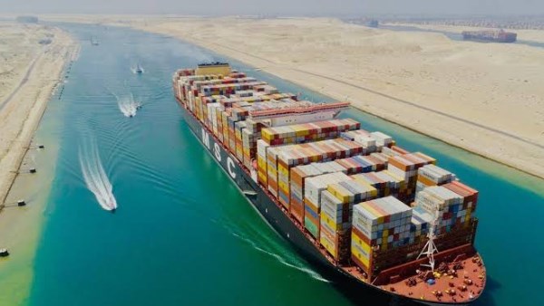 “النقل الدولي”:تقديم المزيد من التسهيلات لقناة السويس يعزز استعادة مكانتها عالميا