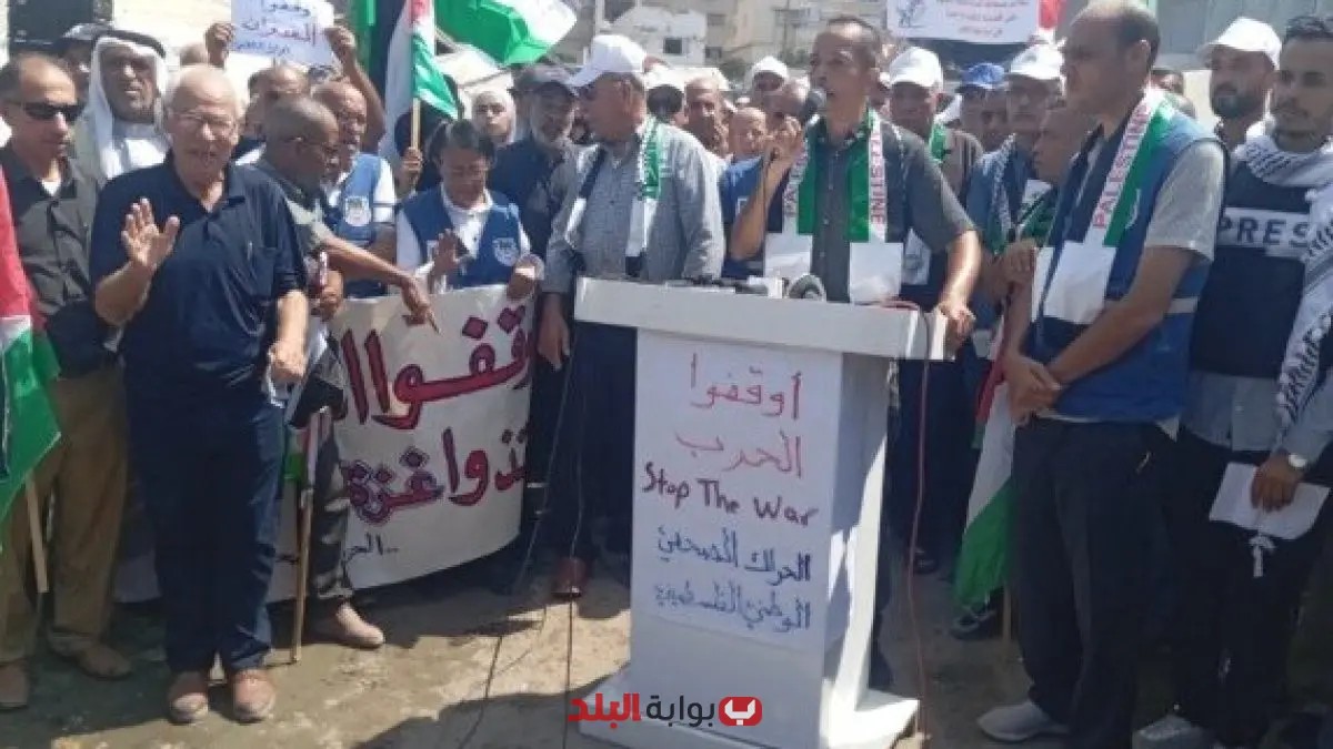 نقابة الصحفيين الفلسطينيين تنظم وقفة احتجاجية لدعم وقف الحرب ورفض التهجير