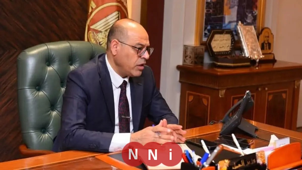 إيقاف وتحويل مفتشين من وزارة العمل الى النيابة بتهمة الرشوة
