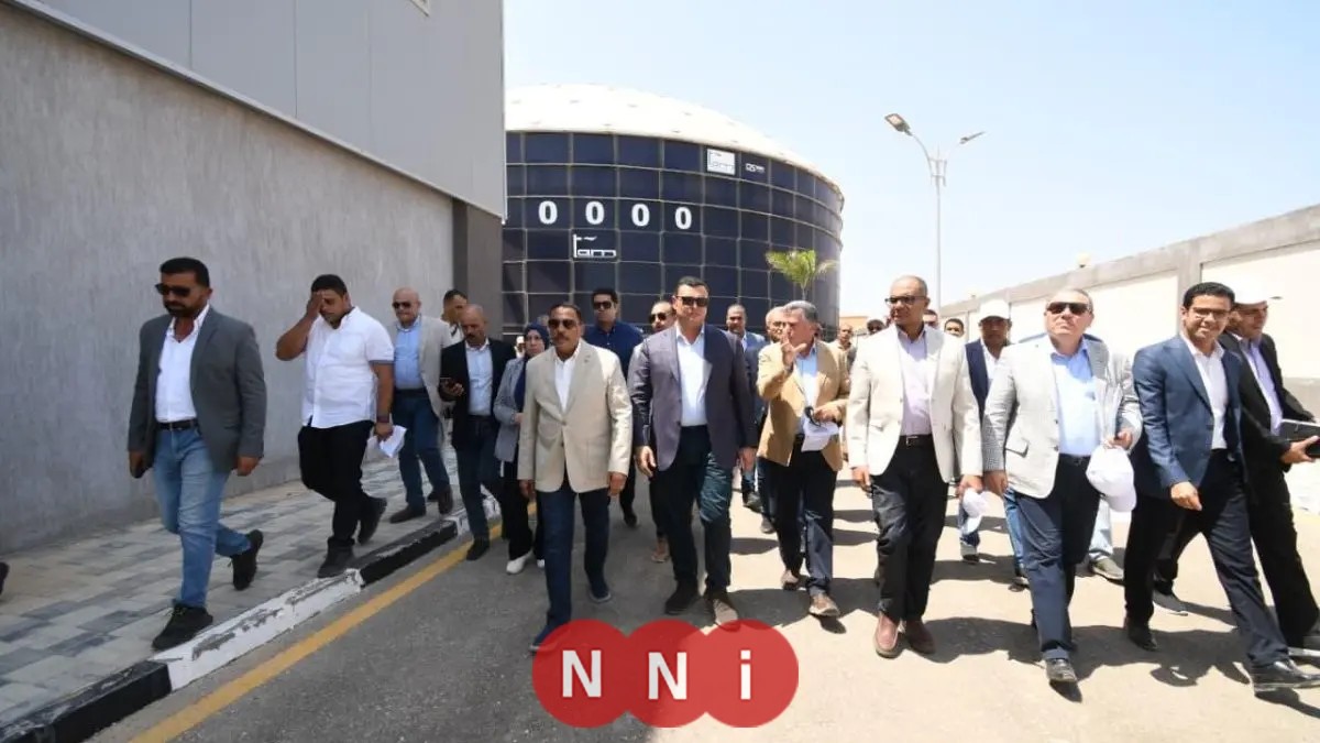 وزير الإسكان ومحافظ مطروح يزوران محطة تحلية مياه البحر الرميلة 4
