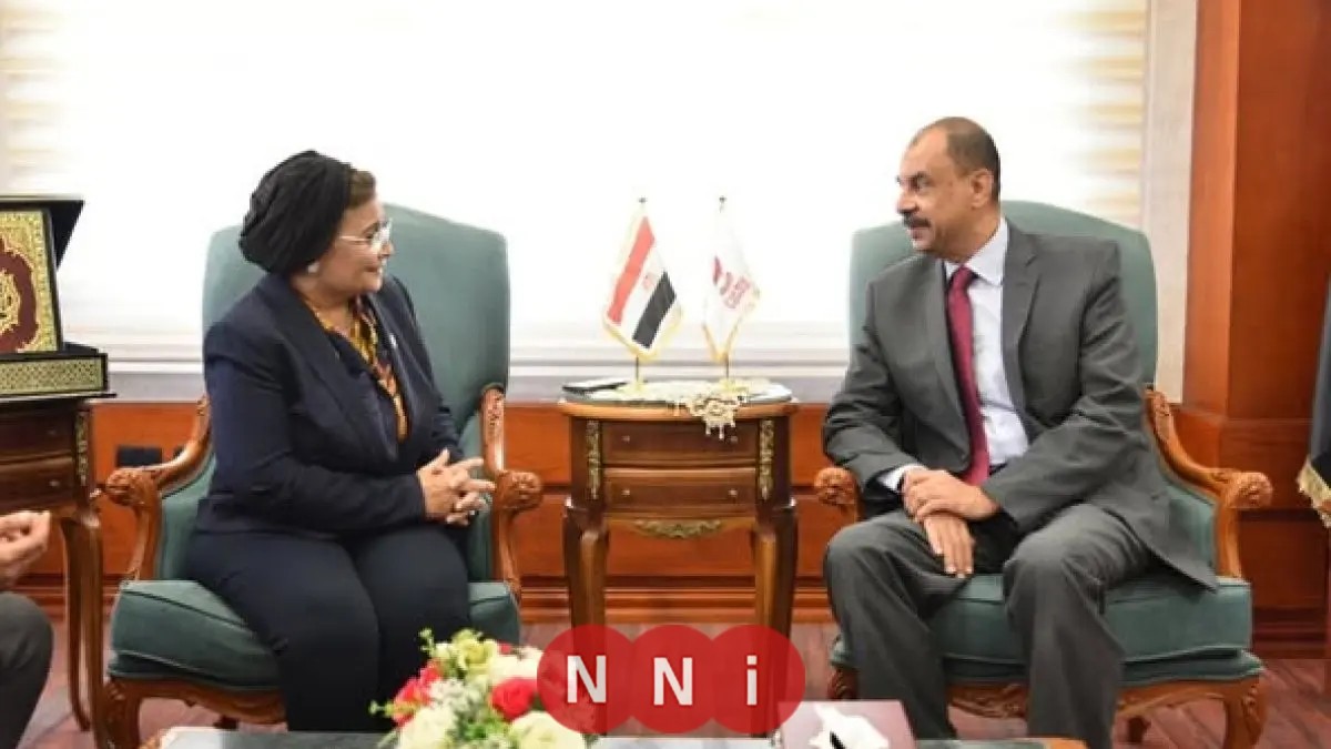 نائب وزير الصحة تناقش مع محافظ سوهاج تعزيز الخدمات الصحية والسكانية