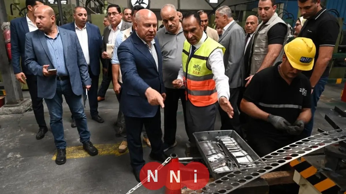 وزير الصناعة والنقل يزور موقع إنشاء مجمع مرغم 3 في الإسكندرية