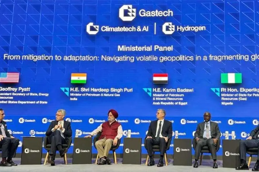 وزير البترول: تعظيم مشاركة قدرات الطاقة المتجددة بمصر لتصل نسبتها إلى 42% في 2030