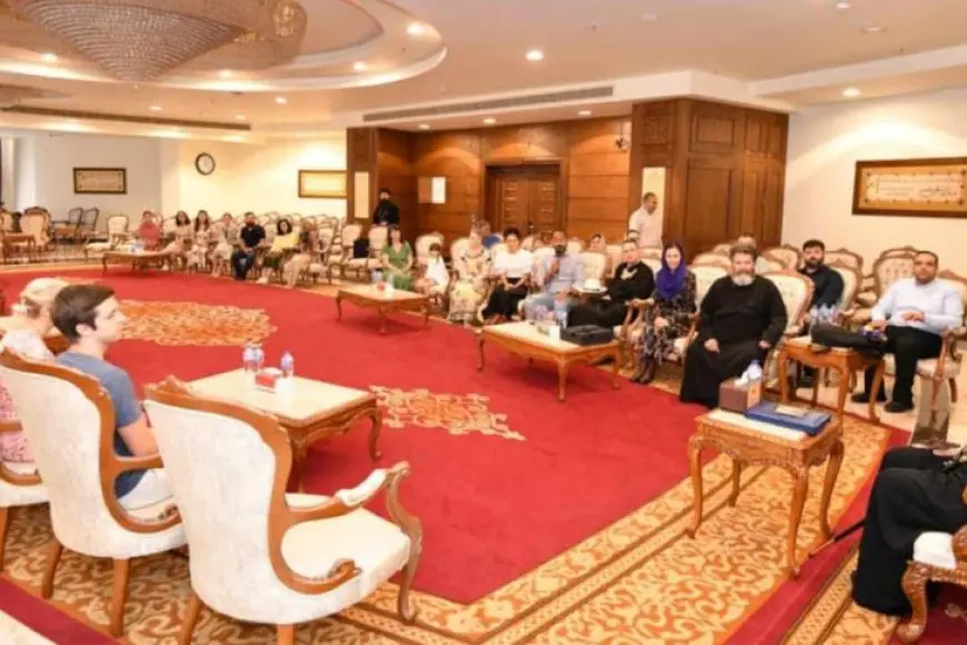 البابا تواضروس الثاني يستقبل فوجا سياحيا من كنيسة رومانيا
