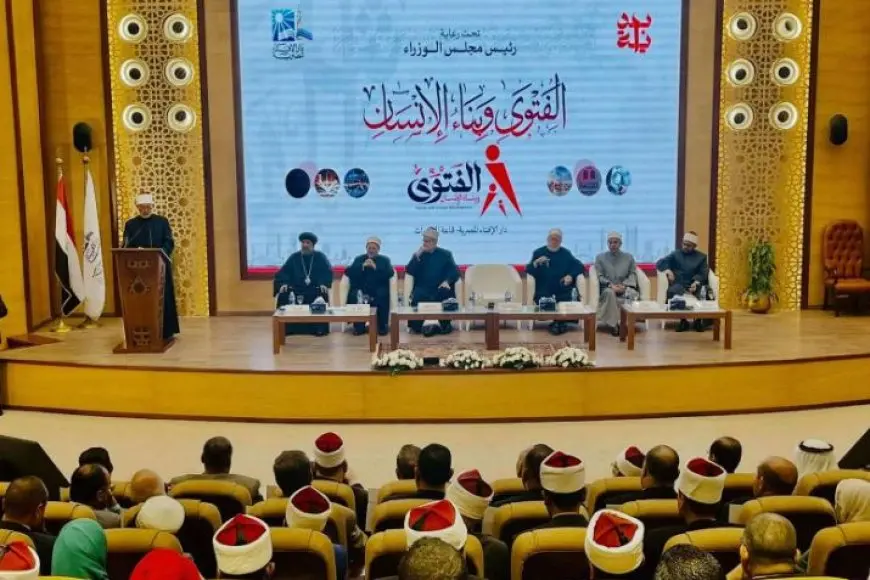 نظير عياد يؤكد أهمية الدور المحوري للفتوى الرشيدة في عملية بناء الإنسان المصري
