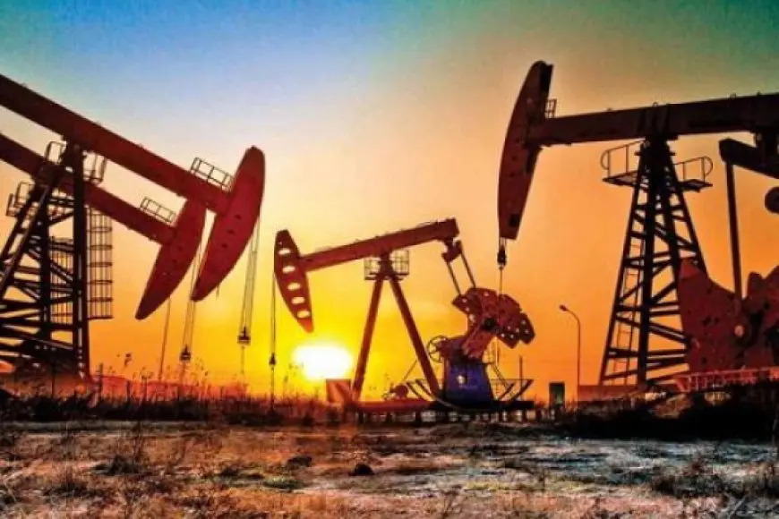 النفط يهبط بأكثر من 4% مع انحسار المخاطر الجيوسياسية