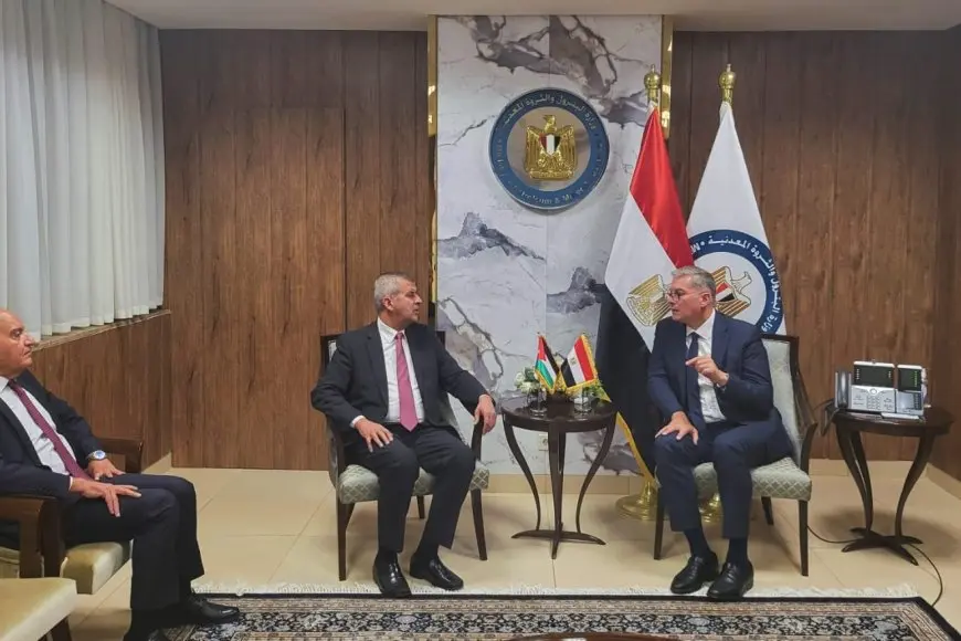 وزير البترول يشهد اتفاق استغلال البنية التحتية المصرية مع نظيره الأردنى