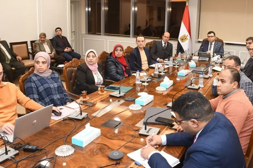 وزير الإسكان يتابع سير العمل بمشروع حدائق «تلال الفسطاط»