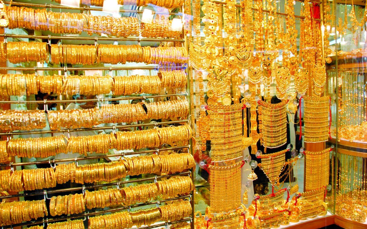 بكام الجرام ؟ .. سعر الذهب اليوم عيار 21 الآن بعد الانخفاض الاخير في الصاغة-