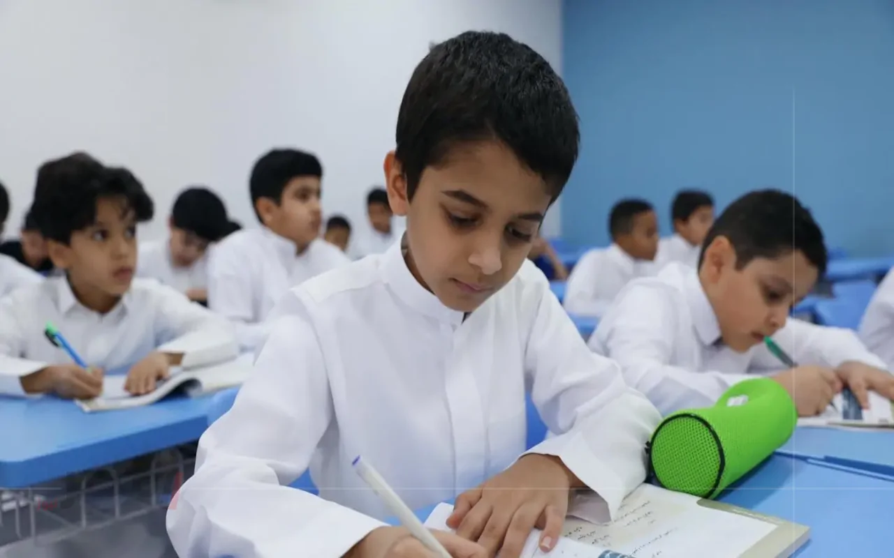 تأجيل الامتحانات النهائية لجميع الصفوف في السعودية “حقيقة الأمر”-