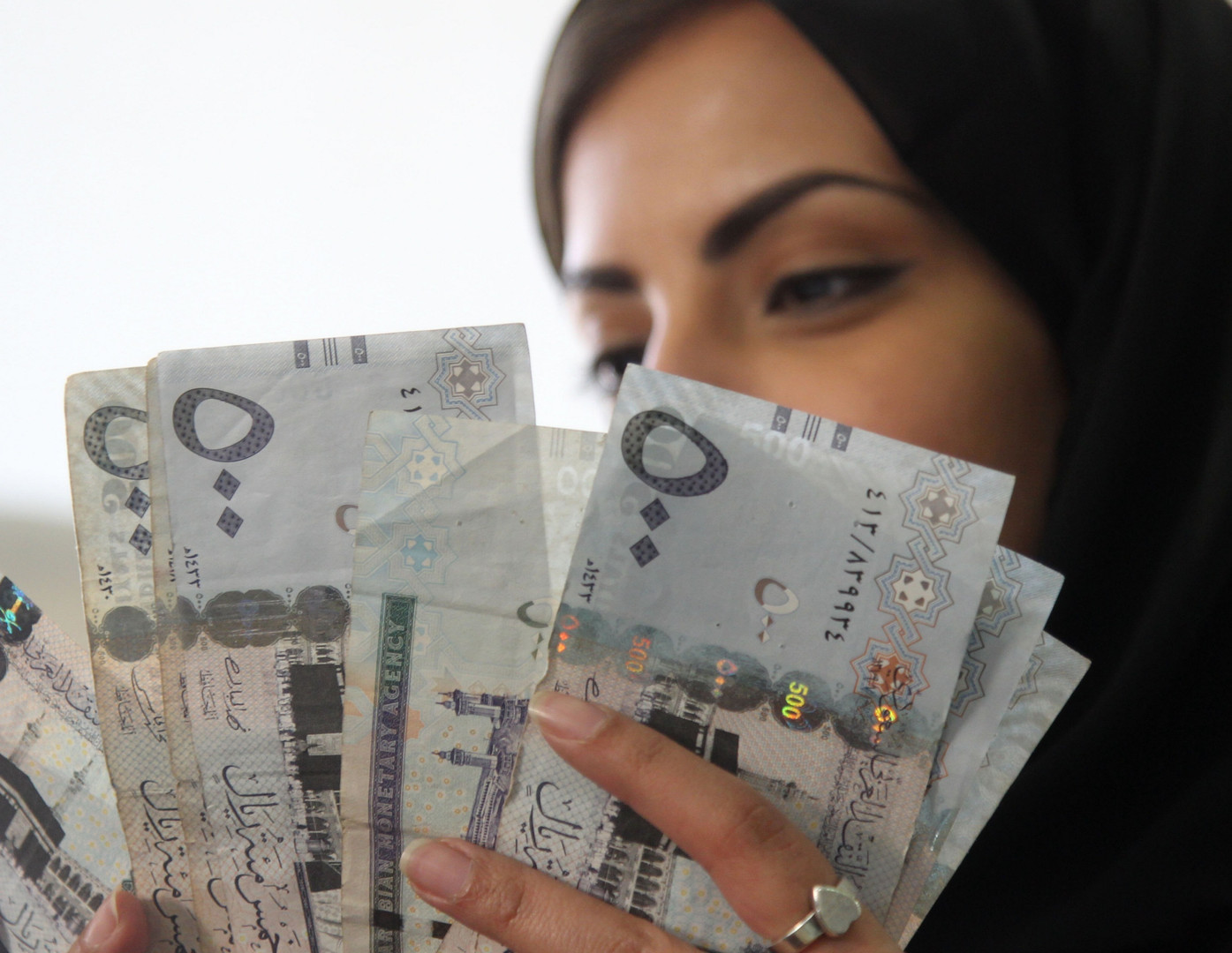 تمويل للموظفات وربات المنزل يبدأ من 18,000 بدون مصاريف ولا فوائد وبإيداع فوري