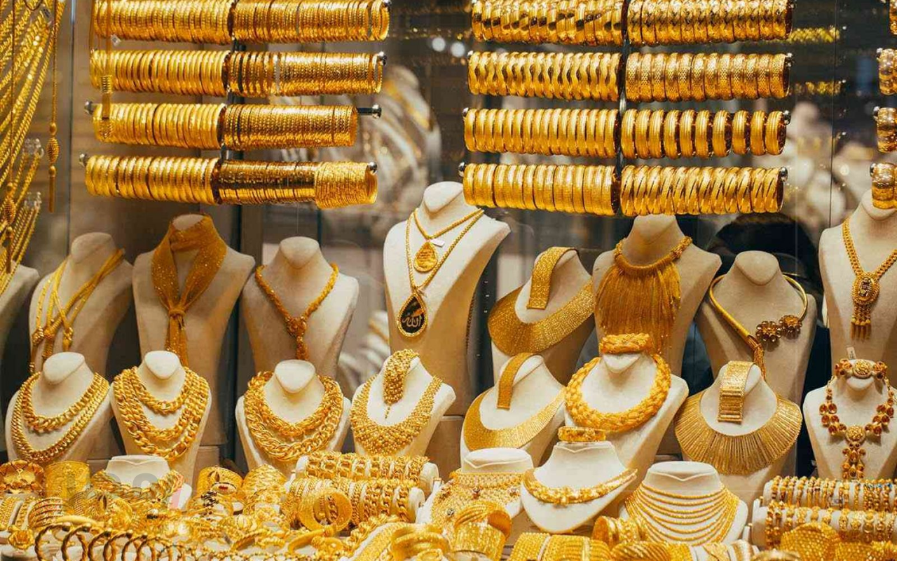عيار 21 الأن بالمصنعية … سعر الذهب اليوم الخميس 21 أغسطس 2025 تراجع الأسعار في منتصف التعاملات اليوم بالصاغة-