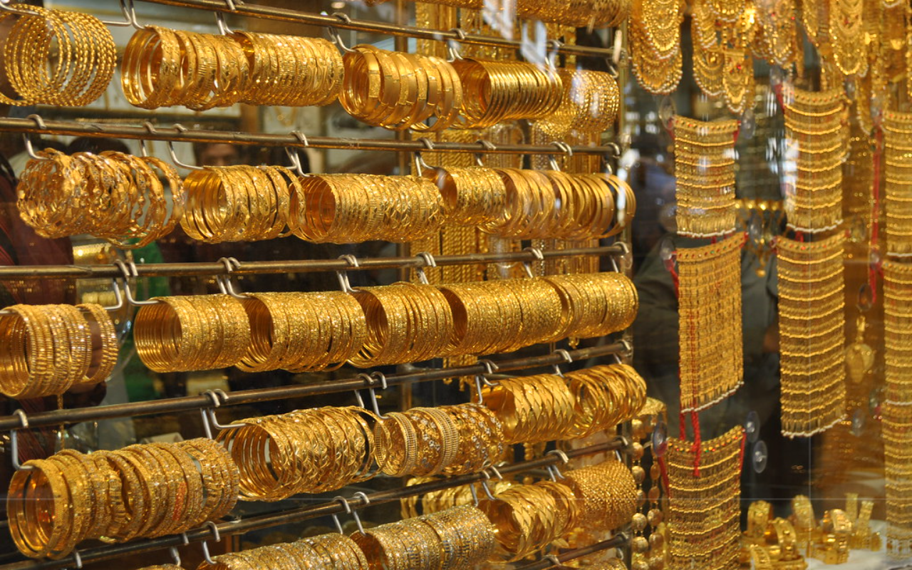 قفزة مفاجئة .. سعر الذهب 21/8/2025 وكيف يتأثر باسعار الذهب اليوم عالميا-