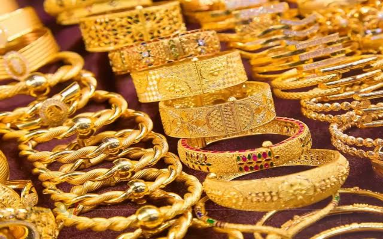 كم سجل عيار 21 الان .. سعر الذهب اليوم 21/8 بالمصنعية وبدونها في الأسواق المحلية-