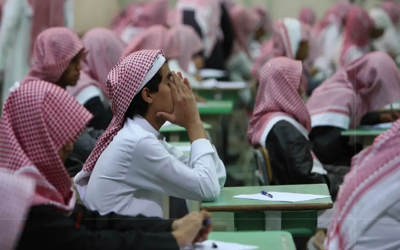 نهاية هذا الشهر.. متى تبدأ السنة الدراسية الجديدة 1447 في السعودية وتطبيق نظام الفصلين-