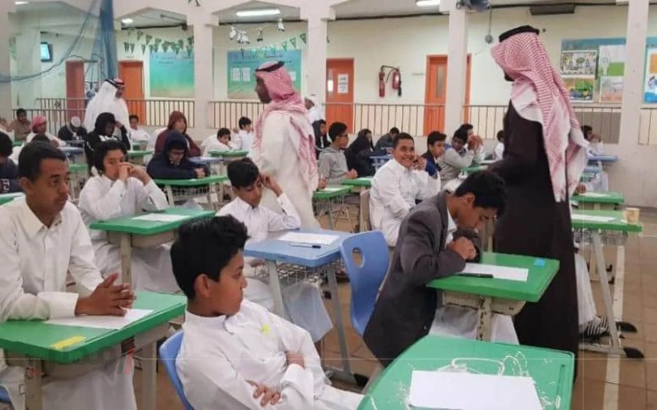 وزارة التعليم تكشف حقيقة تأجيل الدراسة في السعودية والموعد الرسمي للعودة للمدارس-