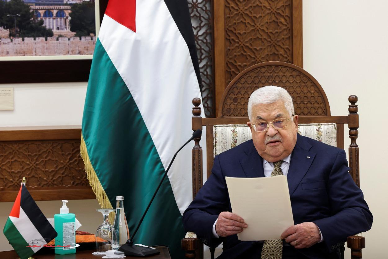 رئيس دولة #فلسطين يصدر مرسومًا بتشكيل لجنة لصياغة الدستور المؤقت