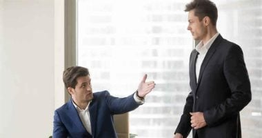 يحصل إيه لو رفضت تنفيذ تكليف من مديرك.. قانون العمل الجديد يوضح