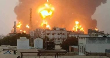 بعد دقائق من تهديد إسرائيل بقصفه.. انفجارات ضخمة تهز ميناء الحديدة اليمنى