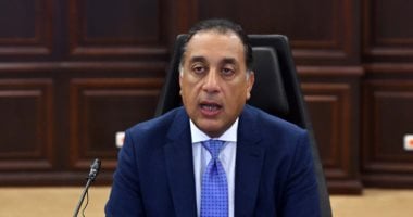 رئيس الوزراء يتابع الخطة التنفيذية للتوسع فى إقامة محطات تحلية مياه البحر