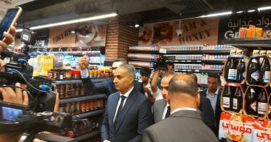 جولة رئيس جهاز حماية المستهلك تتصدى لمخالفات البيع بأزيد من السعر المعلن (فيديو)