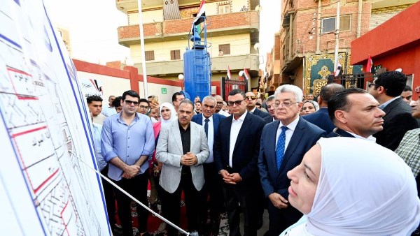 وزير الإسكان ومحافظ الشرقية يفتتحان محطة صرف صحي خليل العزازي بالزقازيق