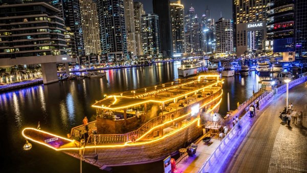 نمو القطاع الخاص غير النفطي في الإمارات خلال أغسطس الماضي