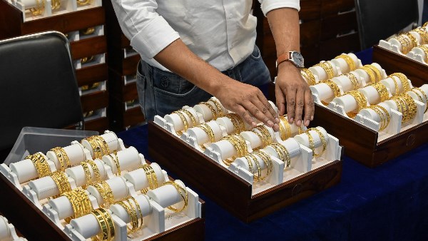الذهب يتداول بالقرب من أعلى مستوى على الإطلاق مع ترقب توجهات الفيدرالي