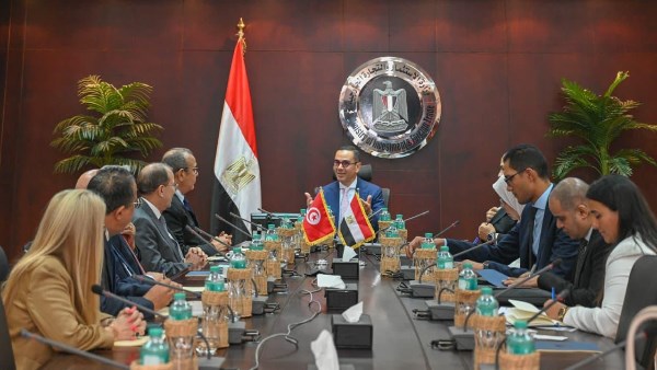 وزير الاستثمار يبحث مع رئيس الاتحاد التونسي للصناعة والتجارة سبل تعزيز التعاون التجاري