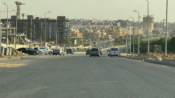 الانتهاء من أعمال الأسفلت بشارع التسعين الشمالي