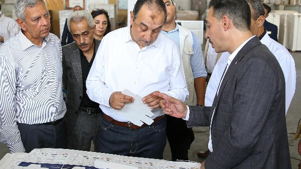 قطاع الأعمال العام تتفقد شركة العبوات والمستلزمات الطبية بالعاشر من رمضان..تفاصيل