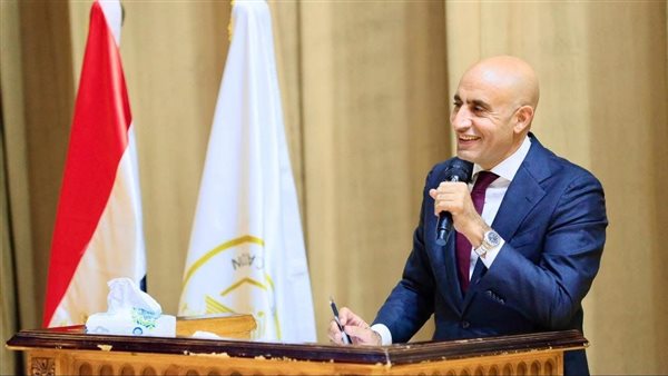 دخول الطلاب بالعام الدراسى الجديد على مراحل