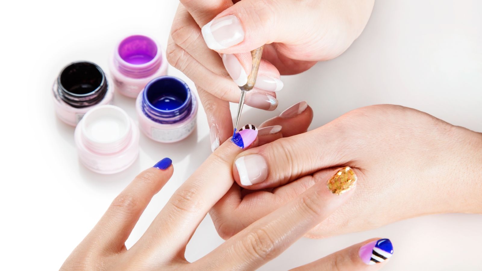 ما هي مادة TPO وعلاقتها بطلاء الأظافر من نوع Gel Color