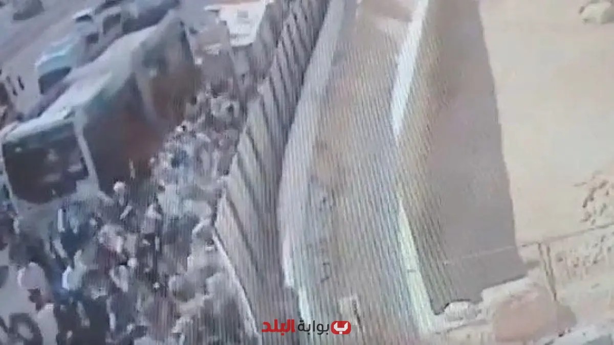 حادثة إطلاق نار مثيرة على حافلة في طريق راموت بالقدس تشعل الأطر الإخبارية فيديو مروع