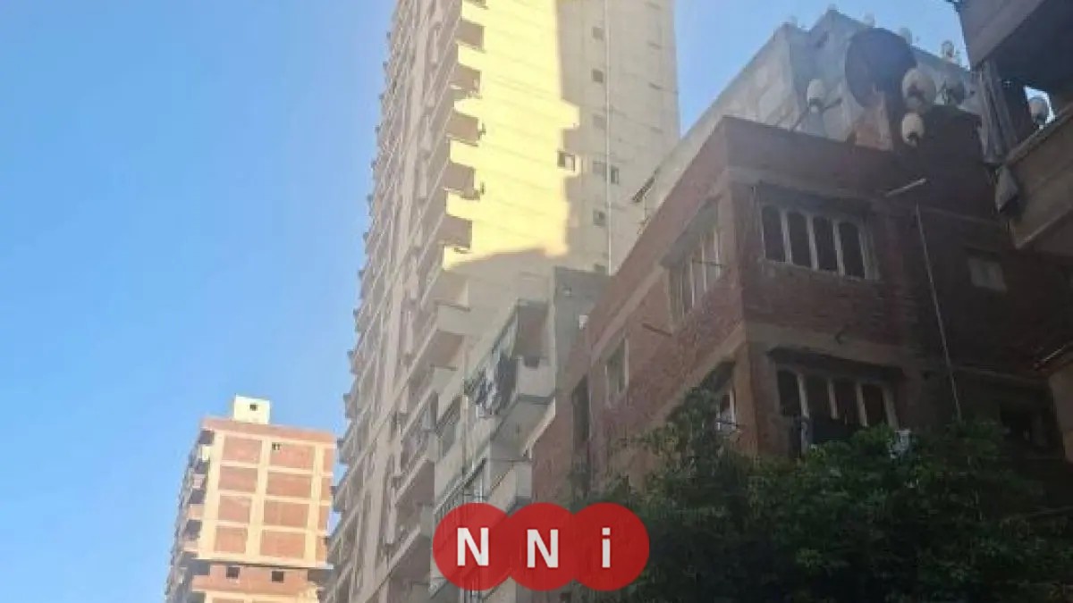 محافظة الإسكندرية: إزاحة الأدوار المخالفة بالكامل بسبب الميل في عقار المندرة