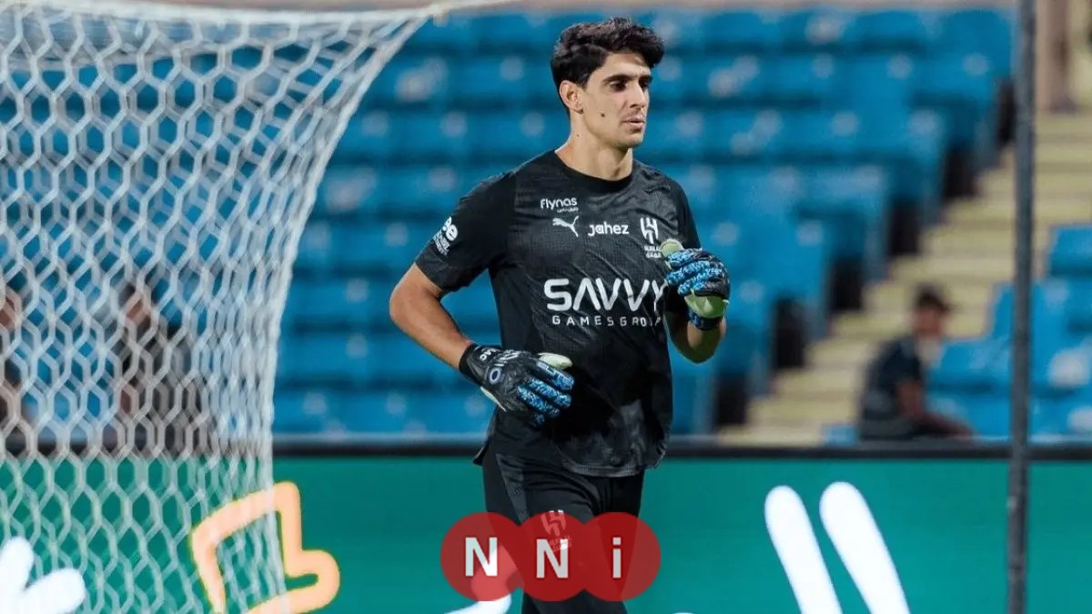ياسين بونو يعبر عن فخره بترتيبه بين أفضل حراس الكرة الذهبية ويشكر نادي الهلال