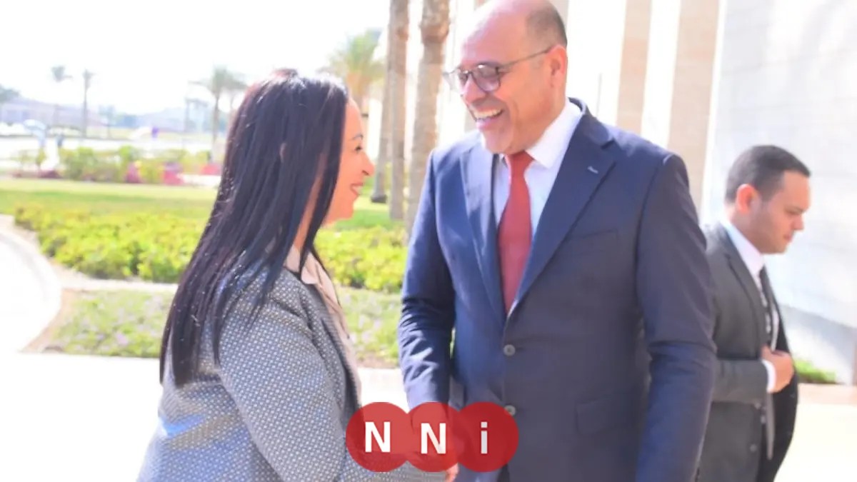 وزارة العمل تعلن تسوية ودية وتعويضًا للعاملة التي فقدت طفلتها الرضيعة أثناء العمل