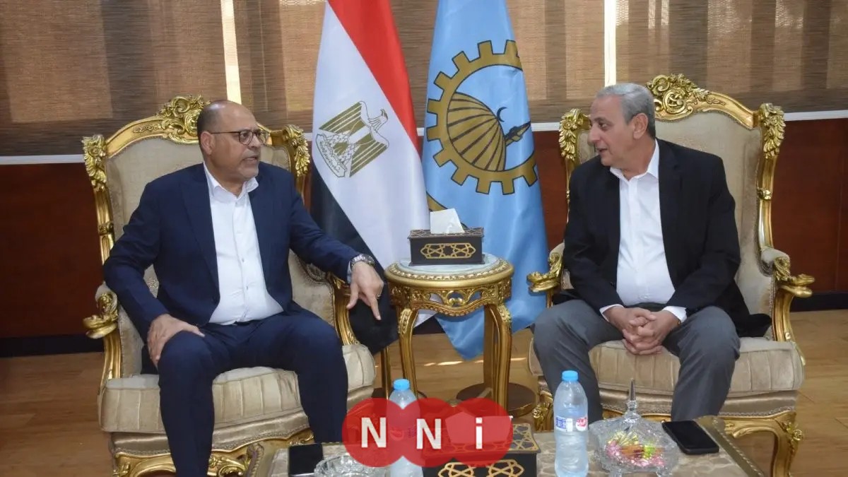 محافظ الغربية ووزير العمل يراقبان تداعيات حريق مصنع المحلة الكبرى